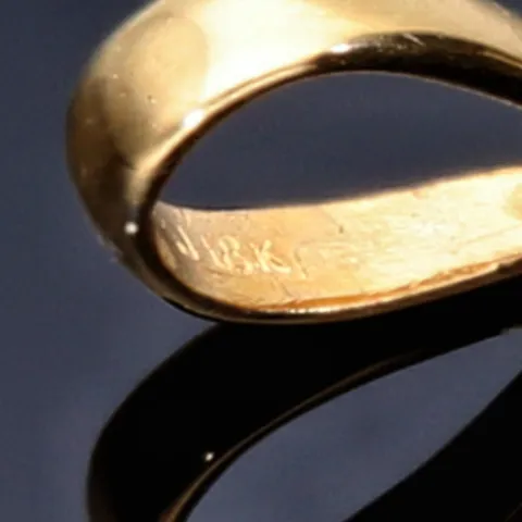 handgearbeiteter kolumbianischer Smaragdanhänger aus 750er (18k) Gelbgold mit 1,2 Karat Smaragd