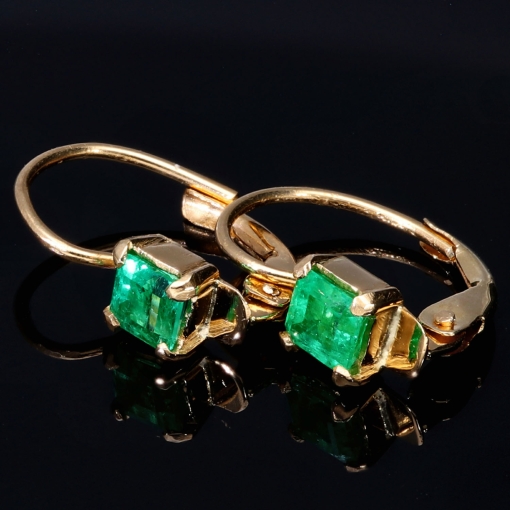 Elegante Ohrhänger mit 2 quadratischen Smaragden und Klappbrisurverschlüssen in edlem 18K / 750 Gold gefasst