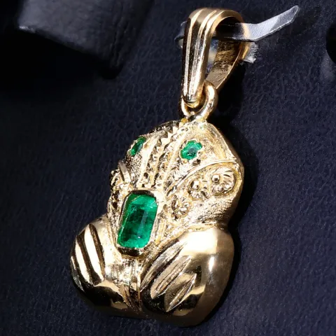 Außergewöhnlicher Precolombino Gold-Anhänger mit dem Motiv "Rana" aus der Tairona-Kultur aus hochwertigem 750 / 18K Gelbgold