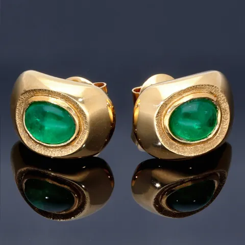 Edle Smaragd-Ohrstecker aus 18K 750er Gelbgold mit natürlichen, erlesenen Smaragd-Cabochonen von insgesamt ca. 1,93 ct