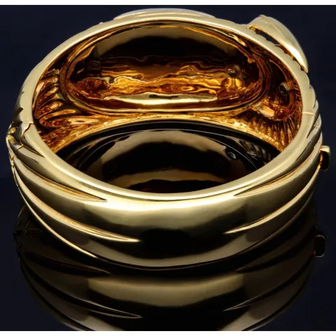 Wempe Markenschmuck: Aufwendig produzierter und massiver Armreif für Damen in exklusivem Design mit "Globus und Segelschiff-Motiv" aus Bicolor Gold 18K / 750 Gelbgold und Weißgold (Maße Innen: 5,7cm * 5,3cm)