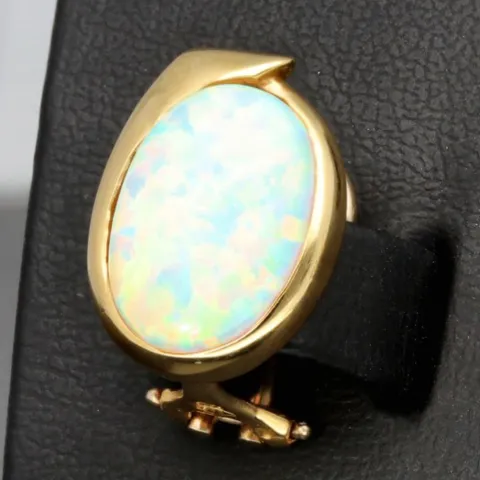 1 Paar Gold Ohrstecker / Ohrringe mit wertigem und praktischen Verschluss in 14K / 585 Gelbgold, mit jeweils einer faszinierenden, in Regenbogenfarben leuchtenden Opal-Dublette bestückt