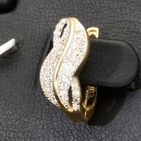 Hübsche Ohrringe aus Bicolor 585er 14K Gold mit funkelnden Zirkoniasteinen mit englischem Verschluss (Weißgold und Gelbgold)