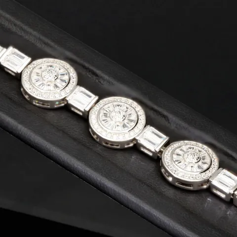 Armband für Damen aus 925 Silber in zeitlosem, filigranen Design, in feinster Präzision besetzt mit vielen funkelnden Zirkoniasteinen (Diamantimitationen) in ca. 19 cm Länge