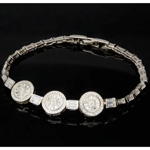 Armband für Damen aus 925 Silber in zeitlosem, filigranen Design, in feinster Präzision besetzt mit vielen funkelnden Zirkoniasteinen (Diamantimitationen) in ca. 19 cm Länge