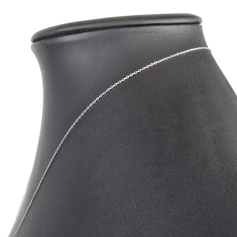 Hochwertig produziertes Schmuckset aus edlem 925er Sterling Silber, bestehend aus einer filigranen Ankerkette und einem Anhänger mit einem größeren in Krappen eingefassten, brillantgeschliffenen Zirkonia (Diamantimitat)