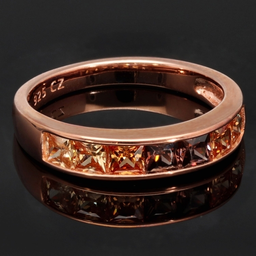 Ring für Damen, bestückt mit 7 Zirkonia (Diamant-Imitation-Steine, Brillantschliff) multicolor –  rosé vergoldet – 925er Sterling Silber - Größe 53
