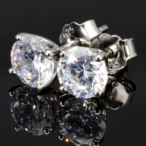 Funkelnde Ohrstecker aus rhodiniertem 925er Sterlingsilber mit Zirkonia (Diamant-Imitation-Steine, Brillantschliff) in Krappen gefasst