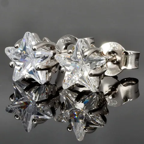 Edle Stern-Ohrstecker aus 925er Sterlingsilber mit Zirkoniasteinen in Krappen gefasst