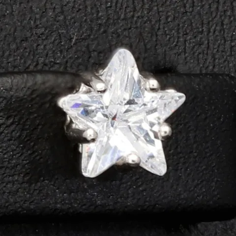 Edle Stern-Ohrstecker aus 925er Sterlingsilber mit Zirkoniasteinen in Krappen gefasst