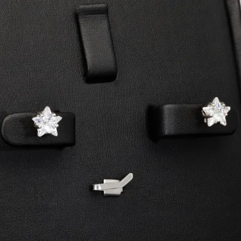 Edle Stern-Ohrstecker aus 925er Sterlingsilber mit Zirkoniasteinen in Krappen gefasst