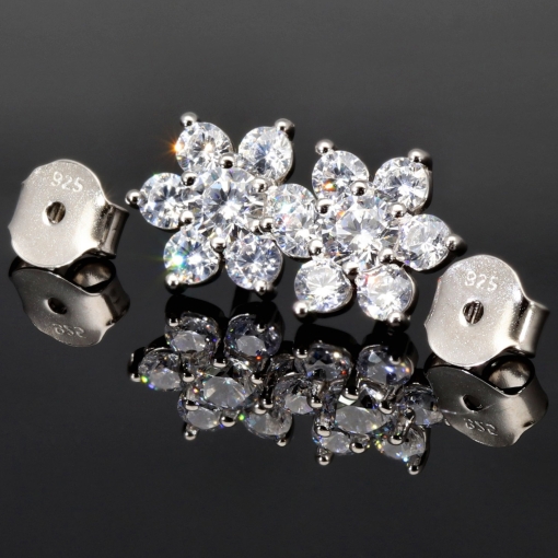 Elegante Blumen-Ohrstecker  aus 925er Sterlingsilber mit Zirkoniasteinen stilvoll in Krappen gefasst