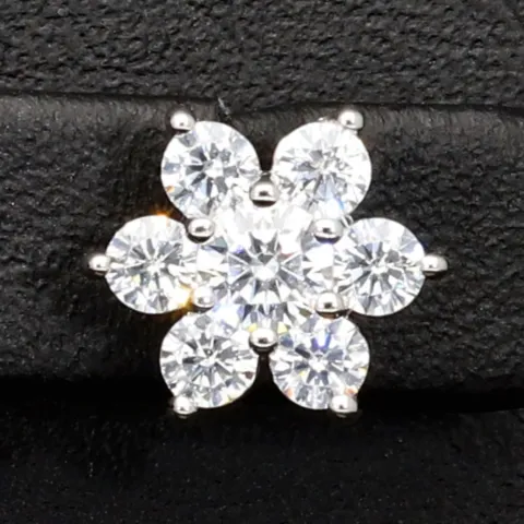 Elegante Blumen-Ohrstecker aus 925er Sterlingsilber mit Zirkoniasteinen stilvoll in Krappen gefasst
