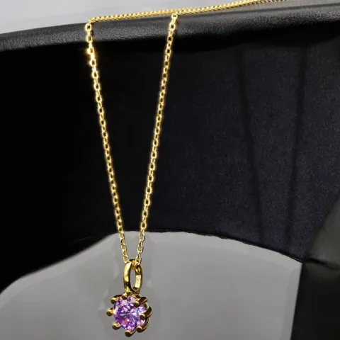 Exquisites Schmuckset - Kette mit Anhänger aus Sterling Silber 925, vergoldet, mit einem in Krappen gefassten, fliederfarbenen Zirkonia (Diamantimitat 1,00 ct. Brillantschliff)