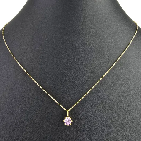Exquisites Schmuckset - Kette mit Anhänger aus Sterling Silber 925, vergoldet, mit einem in Krappen gefassten, fliederfarbenen Zirkonia (Diamantimitat 1,00 ct. Brillantschliff)