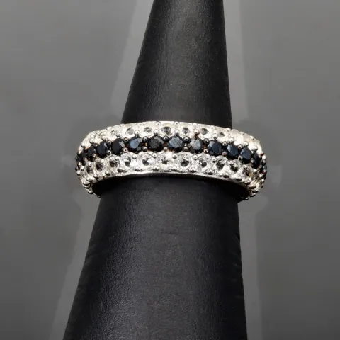 Eleganter Ring aus 925 Sterling Silber – Modernes Design mit feinem Zirkonia-Besatz (Diamantimitationen) - RG ca. 48