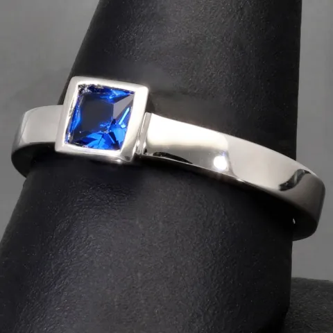 Stilvoller Ring mit saphirblauen prinzessgeschliffenem Stein in Zargenfassung aus Sterling Silber 925 - RG ca. 60