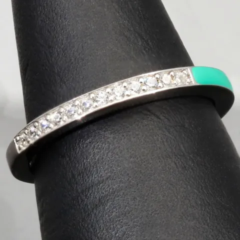Ring aus 925 Sterling Silber in modernem Design mit feinem Zirkonia-Besatz (Diamantimitationen) - RG ca. 64