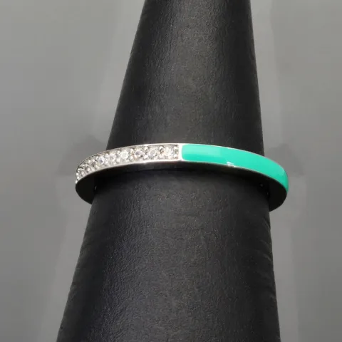 Ring aus 925 Sterling Silber in modernem Design mit feinem Zirkonia-Besatz (Diamantimitationen) - RG ca. 64