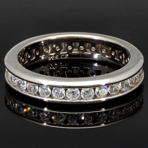 Memory-Ring aus 925 Sterling Silber – Trendiges Design mit leuchtendem Zirkonia-Besatz (Diamantimitationen) - RG ca. 53
