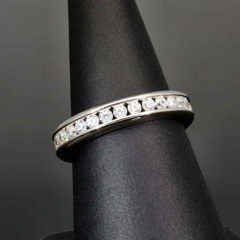 Memory-Ring aus 925 Sterling Silber – Trendiges Design mit leuchtendem Zirkonia-Besatz (Diamantimitationen) - RG ca. 53