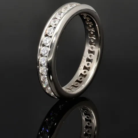 Memory-Ring aus 925 Sterling Silber – Trendiges Design mit leuchtendem Zirkonia-Besatz (Diamantimitationen) - RG ca. 53