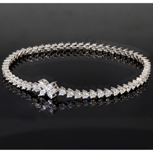 Schmetterling-Armband aus rhodiniertem 925er Sterling Silber mit 61 funkelnden Zirkoniasteinen im Brillantschliff (Diamantimitationen ca. 3,25 Karat gesamt) ca: 19,5cm