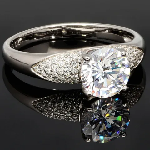 Edler Ring für Damen mit einem hochkarätigen Zirkonia im Brillantschliff (Diamantimitat) und vielen kleinen Zirkonia – 925er Sterling Silber, rhodiniert und poliert - RG ca. 63