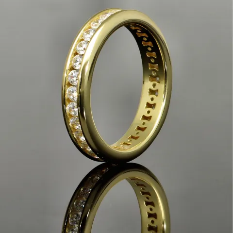 Eleganter Memory-Ring mit 28 leuchtenden Zirkoniasteinen (Diamant-Imitation ca. 0,84ct) – 925er Silber vergoldet - RG 53-54