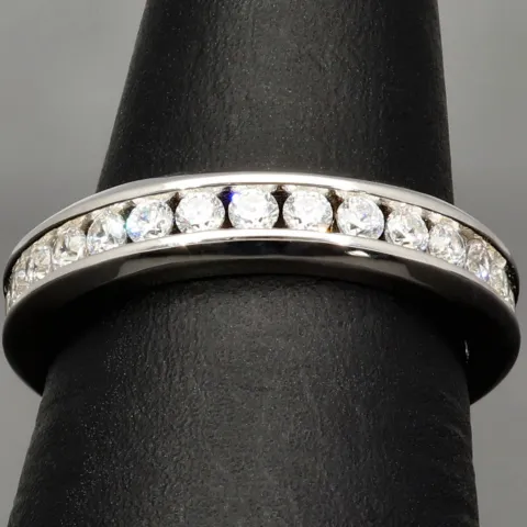Funkelnder Memory-Ring mit 28 brillantgeschliffenen Zirkonia (Diamant-Imitation ca. 0,84ct) – 925 Sterling Silber rhodiniert und poliert- RG 53