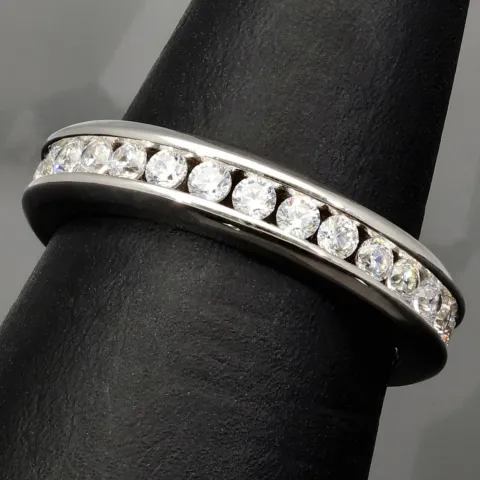 Funkelnder Memory-Ring mit 28 brillantgeschliffenen Zirkonia (Diamant-Imitation ca. 0,84ct) – 925 Sterling Silber rhodiniert und poliert- RG 53
