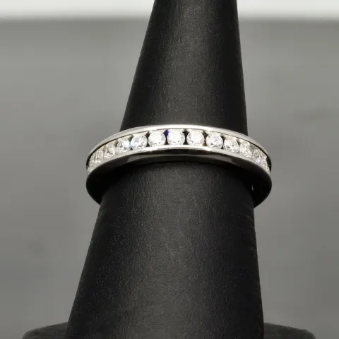 Funkelnder Memory-Ring mit 28 brillantgeschliffenen Zirkonia (Diamant-Imitation ca. 0,84ct) – 925 Sterling Silber rhodiniert und poliert- RG 53