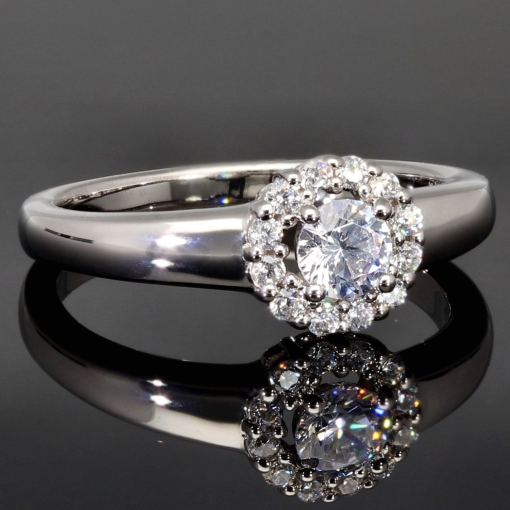 Exquisiter Kranzring  0,47 ct Brillantschliff 925er Silber für Damen mit einem hochkarätigen Zirkonia im Brillantschliff (Diamantimitat) und vielen kleinen Zirkonia in Krappen gefasst – 925er Sterling Silber, rhodiniert und poliert - RG ca. 57