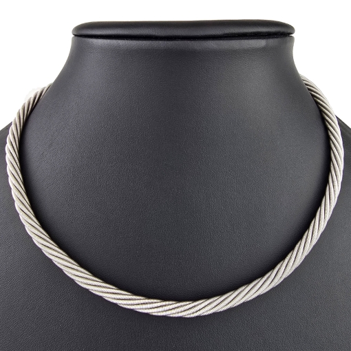 Wellendorff Markenschmuck: Beeindruckendes Collier / Seidenkordel, mit feiner Struktur aus hochwertigem Gold in ca 43 cm Länge (18K / 750 Weißgold, ca. 78,5g)