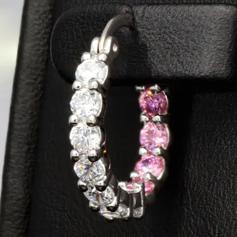 Trendige Creolen / Ohrringe aus 925er Silber, rhodiniert und hochglanzpoliert, veredelt mit weißen und rosa Zirkonia-Steinen im Brillantschliff (Diamantimitationen)