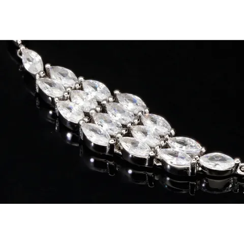 Funkelndes Armband aus 925 Sterling Silber, rhodiniert – mit leuchtenden Zirkonia im Marquiseschliff (Navette-Schliff) besetzt - Länge anpassbar ca: 16,5-19 cm