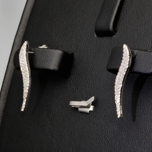 Edle Silberohrringe - Ohrhänger aus 925 Sterling Silber, rhodiniert und poliert, mit funkelnden Zirkoniasteinen (Diamantimitationen )