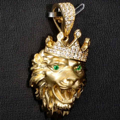 Löwenkopf-Anhänger aus hochwertigem 14k Gelbgold (585) mit Zirkoniabesatz – (ca. 6,3 g)