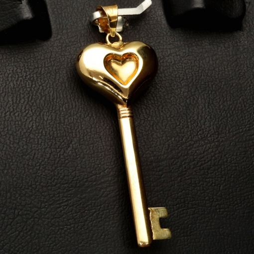 Großer Anhänger in Schlüsselform mit Herzdesign aus edlem Gold (585 14K Gelbgold)