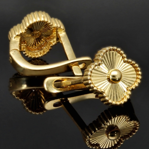 Zeitlose Ohrringe aus massivem 14K (585) Gelbgold mit feiner Struktur