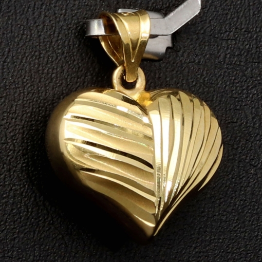 Herz-Anhänger mit feinen Verzierungen aus glänzendem 585 / 14K Gelbgold
