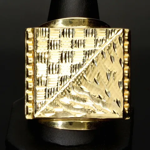 Prunkvoller, markanter XL-Herrenring aus hochwertigem 585er (14k) Gelbgold (Ringgröße ca. 68)