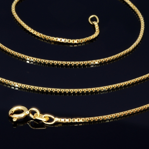 Feine kurze Venezianerkette aus hochwertigem 585 / 14k Gold, ca. 42 cm lang und 1 mm breit