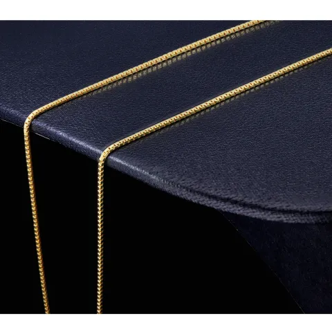 Feine kurze Venezianerkette aus hochwertigem 585 / 14k Gold, ca. 42 cm lang und 1 mm breit