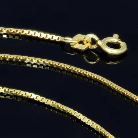 Feine kurze Venezianerkette aus hochwertigem 585 / 14k Gold, ca. 42 cm lang und 1 mm breit