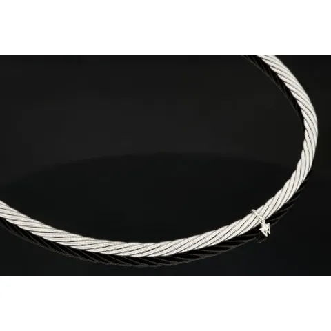 Wellendorff Markenschmuck: Beeindruckendes Collier PRINZESSE / Seidenkordel, mit filigraner Struktur aus hochwertigem Gold in ca 43 cm Länge (18K / 750 Weißgold, ca. 78,6g) mit Brillantanhänger (ca. 0,017 ct.)