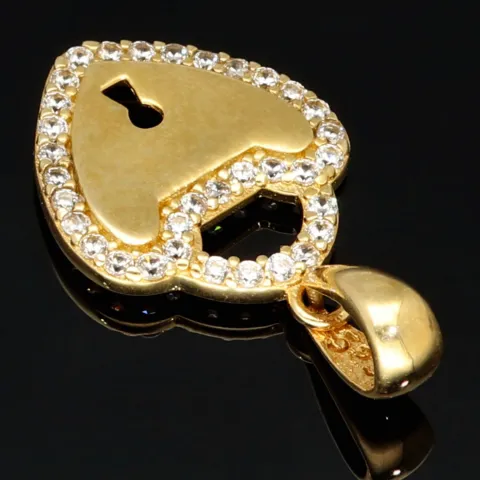 Gold-Anhänger in Herzdesign mit kleinem Schlüsselloch aus 14K / 585 Gold mit leuchtenden Zirkoniasteinen