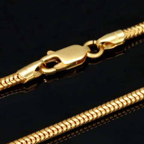 Hochwertig produzierte Schlangenkette für Damen aus funkelndem 14k / 585 Gold in ca. 45 cm und 2,4 mm