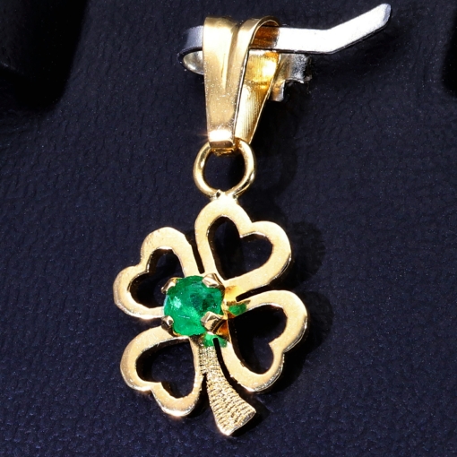 Exquisiter Kleeblatt - Anhänger mit kolumbianischen Smaragden in hochwertigem 18K / 750 Gold gefasst