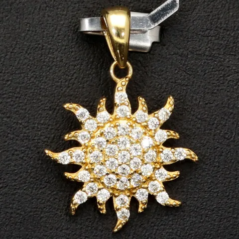 Funkelnder Anhänger aus 585 / 14 Karat Gold mit dem Motiv der Sonne, besetzt mit feinen Zirkonia